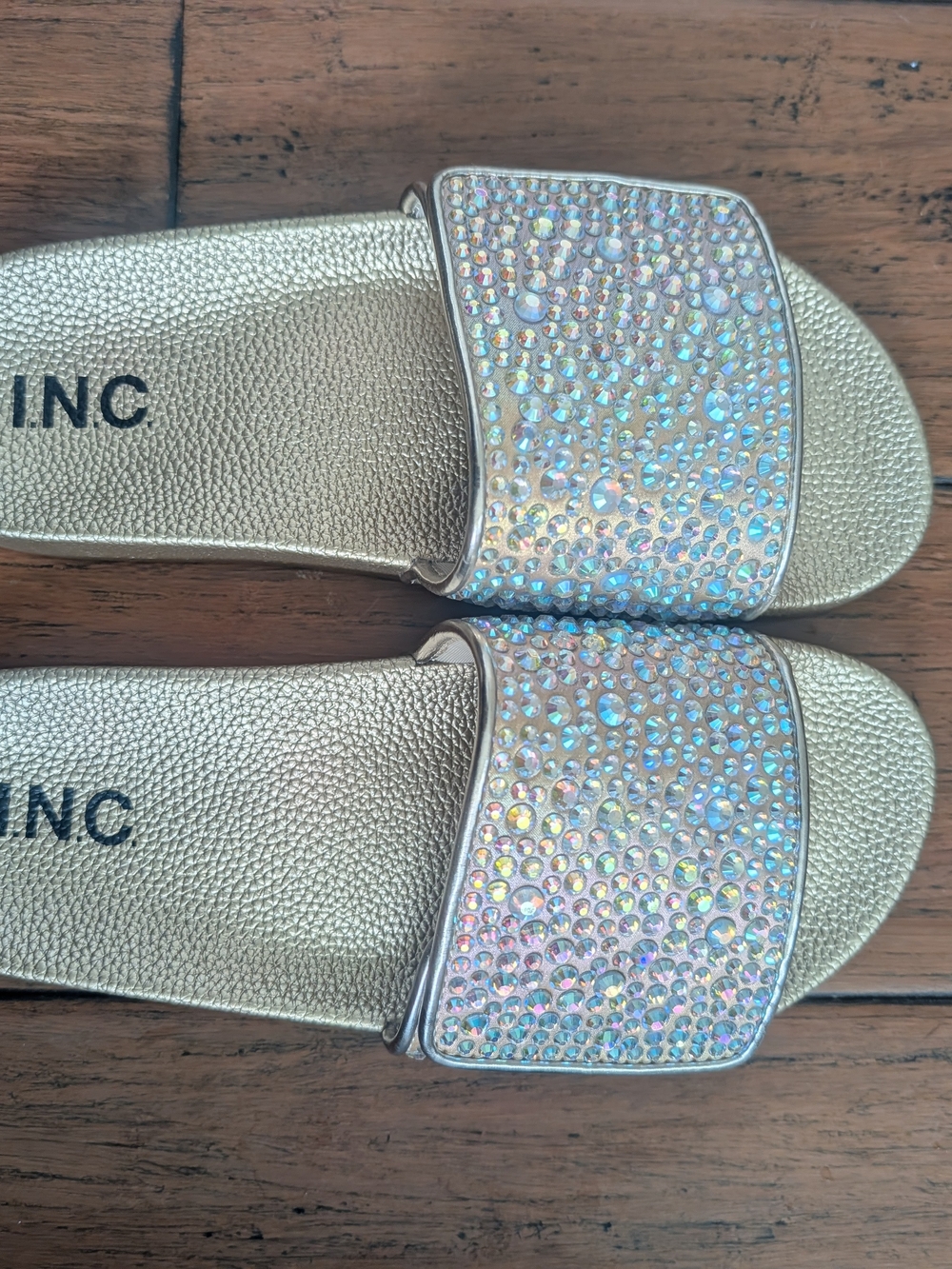 NWT INC International Concepts Champagne/Gold Iridescent Crystal Slide Sandals